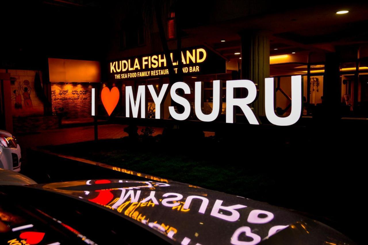 Maya'S Kings Kourt Mysore Bagian luar foto