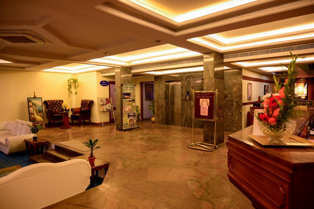 Maya'S Kings Kourt Mysore Bagian luar foto