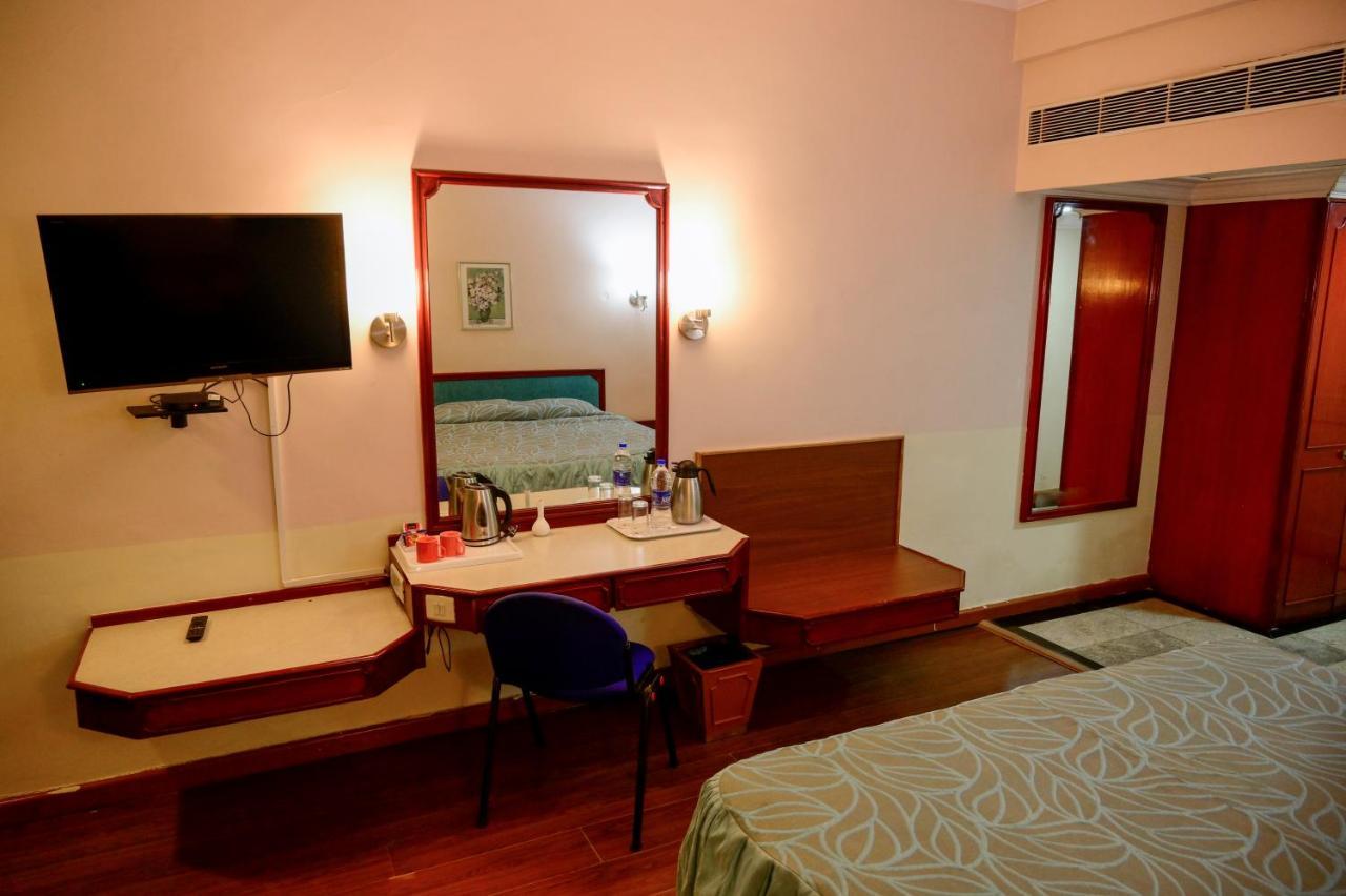 Maya'S Kings Kourt Mysore Bagian luar foto