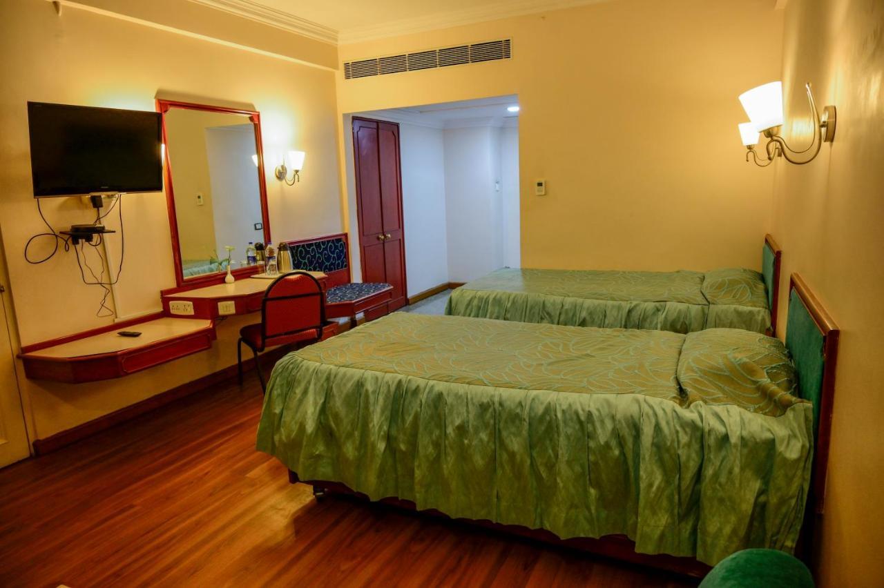 Maya'S Kings Kourt Mysore Bagian luar foto