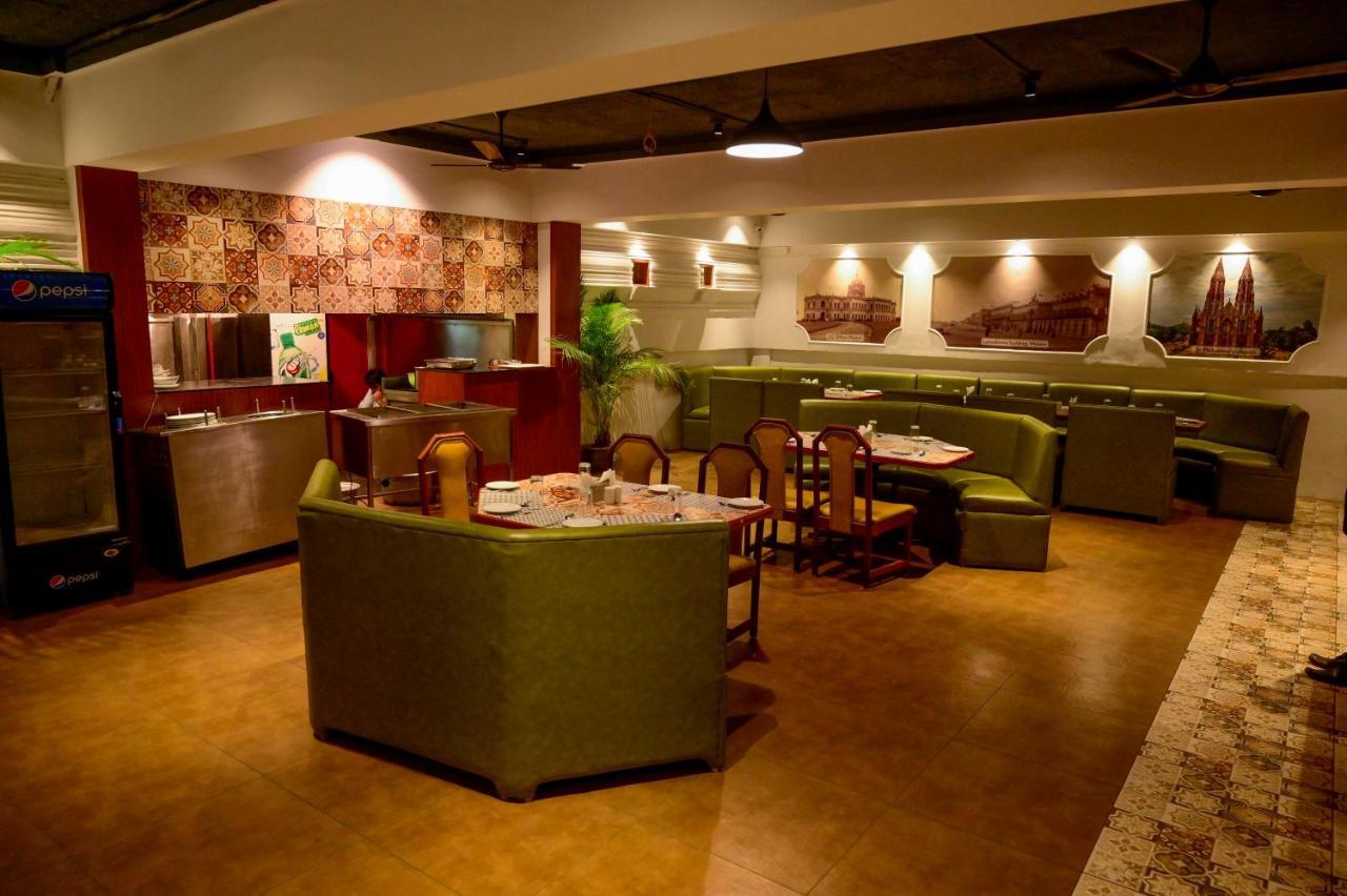 Maya'S Kings Kourt Mysore Bagian luar foto
