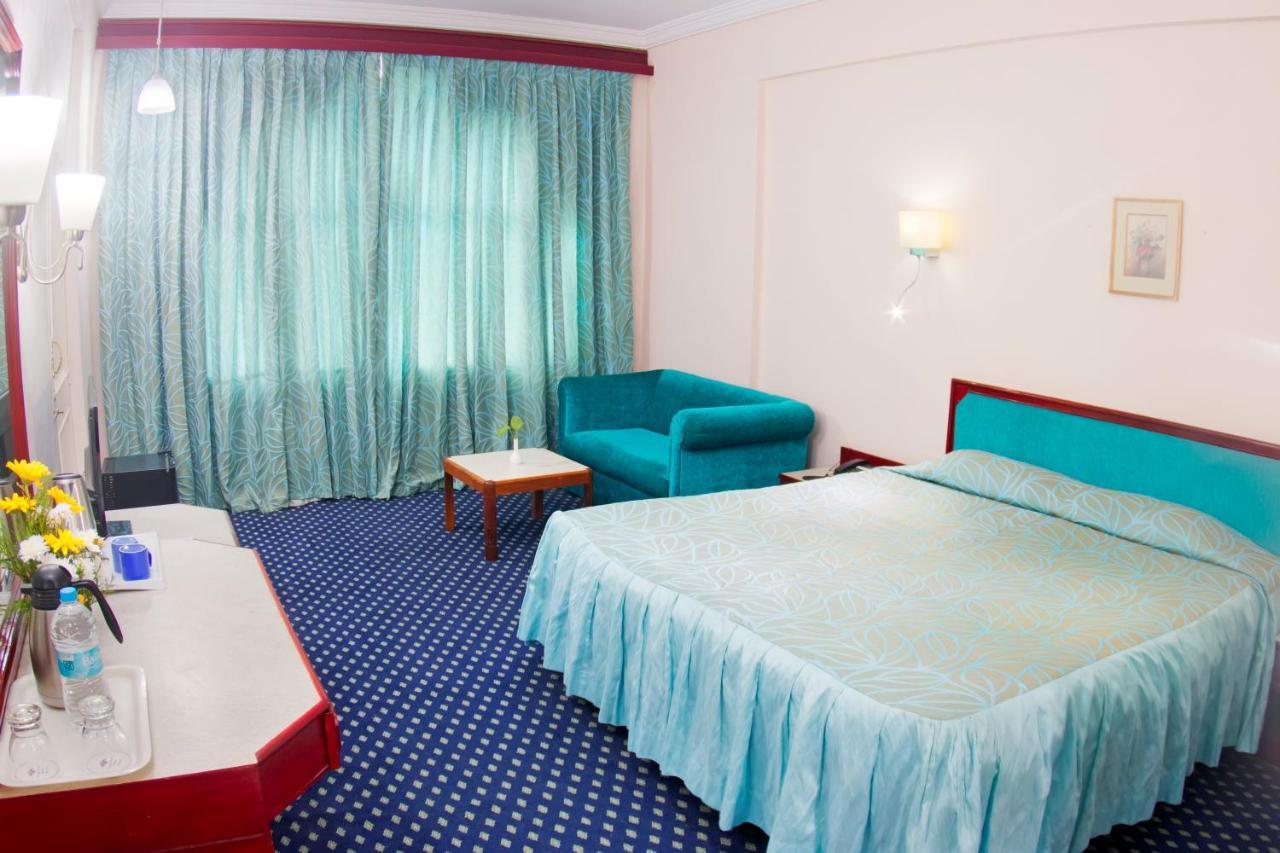 Maya'S Kings Kourt Mysore Bagian luar foto