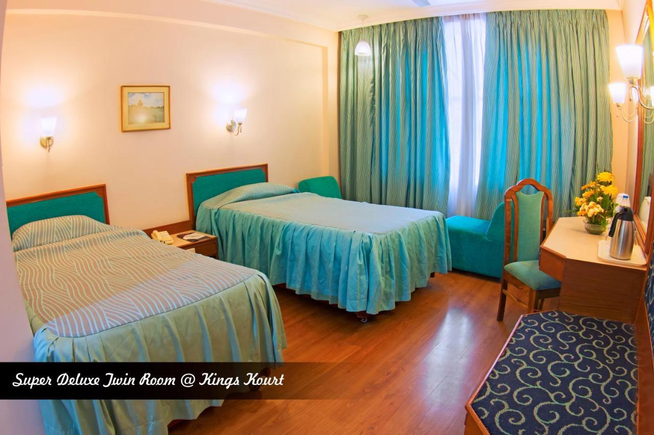 Maya'S Kings Kourt Mysore Bagian luar foto